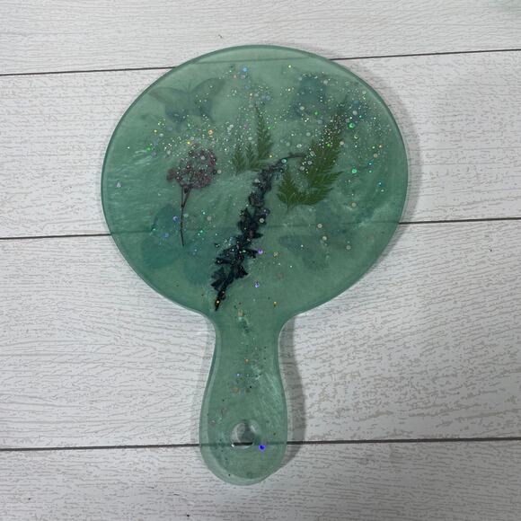 Light Green Butterfly and Floral Resin Cheeseboard Charcuterie Board - Picture 2 of 7